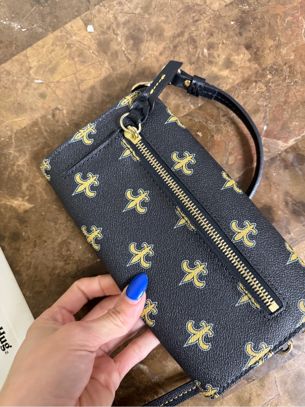 Dooney & Bourke - Picture 7 of 10